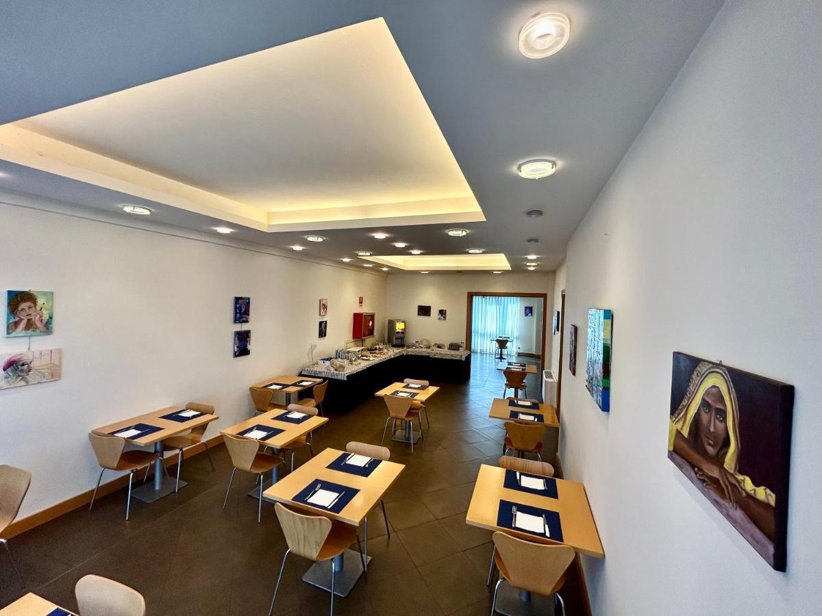 Hotel Ristorante Trendy ปาล์มเดดเซิร์ท ภายนอก รูปภาพ